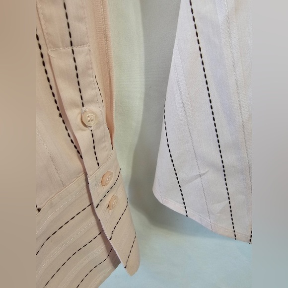 H&M Fitted Long Sleeve Button Down Striped Pale Pink Blouse Women’s 4 Career - Picture 7 of 7